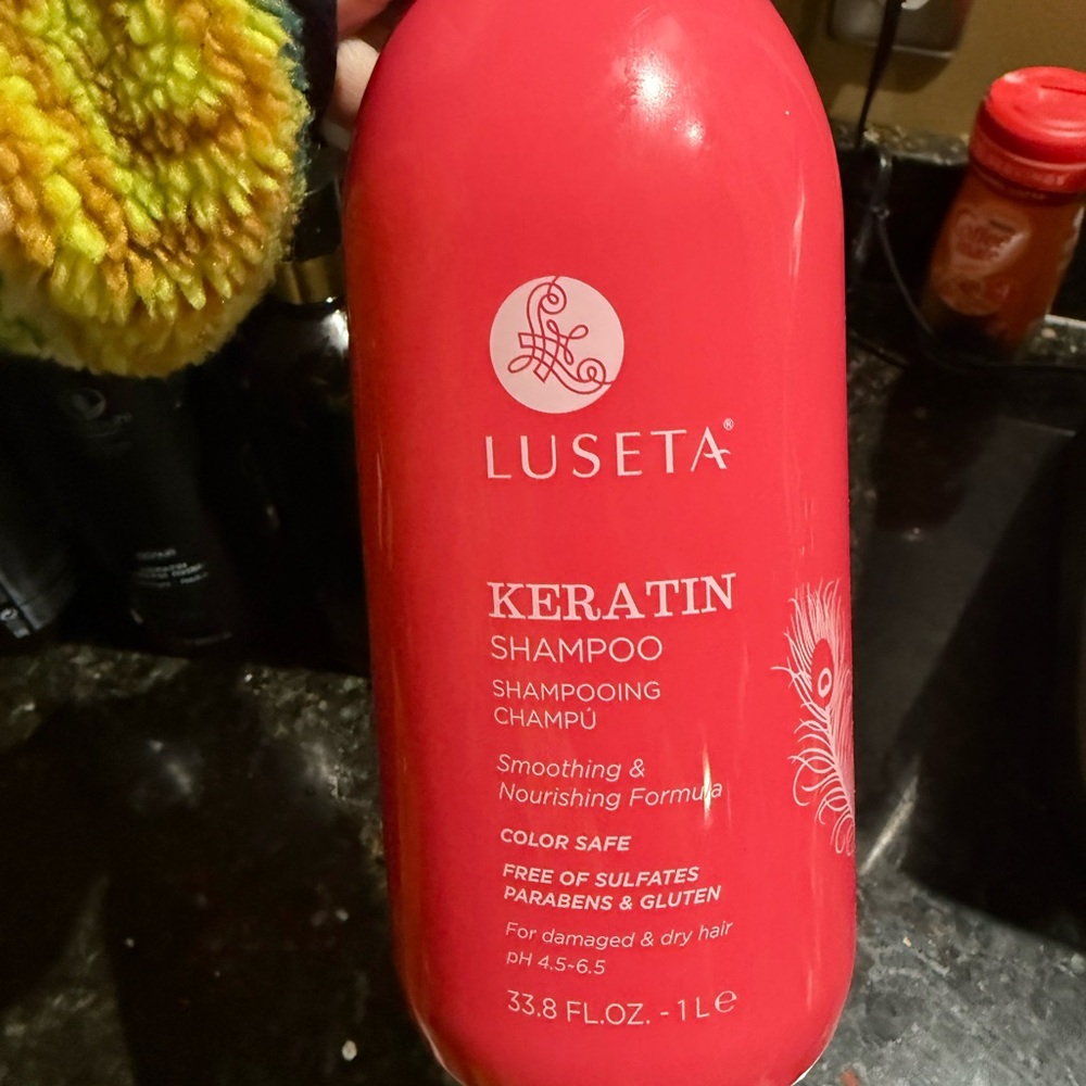 Luseta Keratin Large Liter Pump Shampoo
